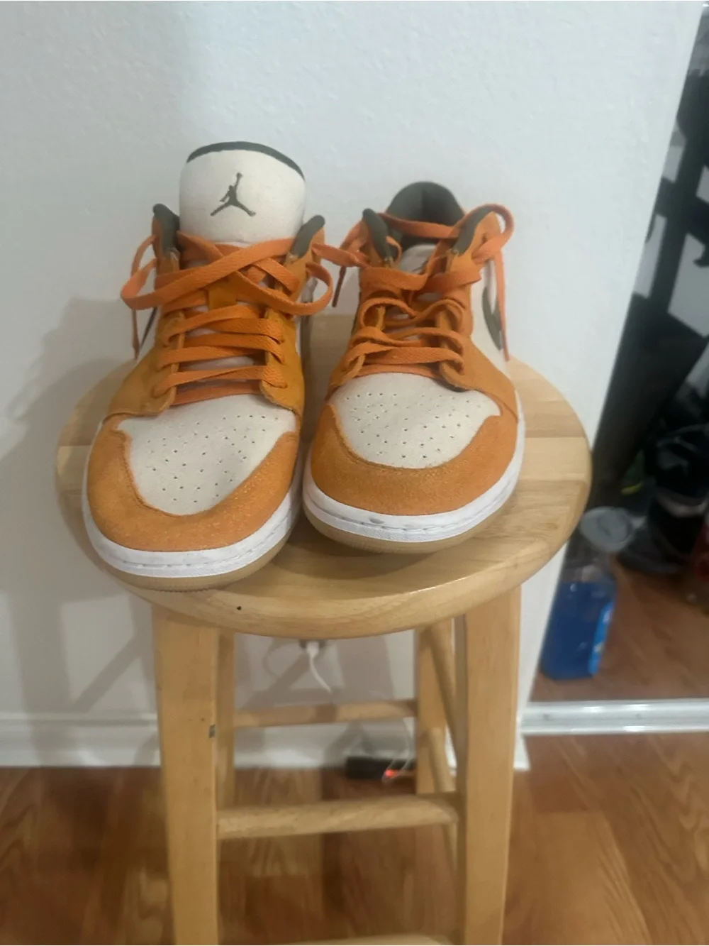 Jordan Low-Top Sneakers in Orange, White and Brown